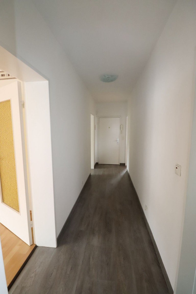 Flur Harlingerode Etagenwohnung Gepflegte helle Balkonwohnung in ruhige Lage ....