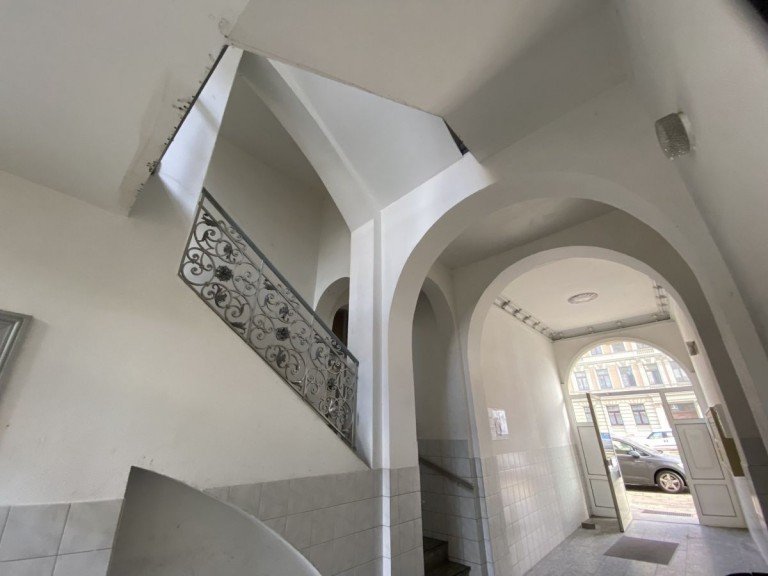 Treppenhaus Haupthaus Magdeburg Mehrfamilienhaus VERKAUFT ! Jahrhundertw�nde Wohn / Gesch�ftshaus in TOP Lage Magdeburgs